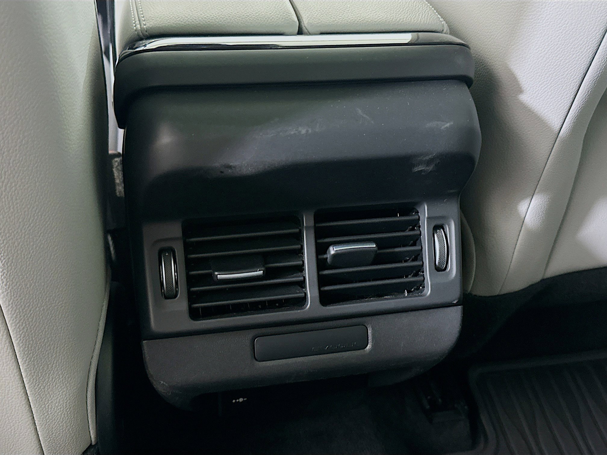 Used 2023 Land Rover Range Rover Evoque S image 28