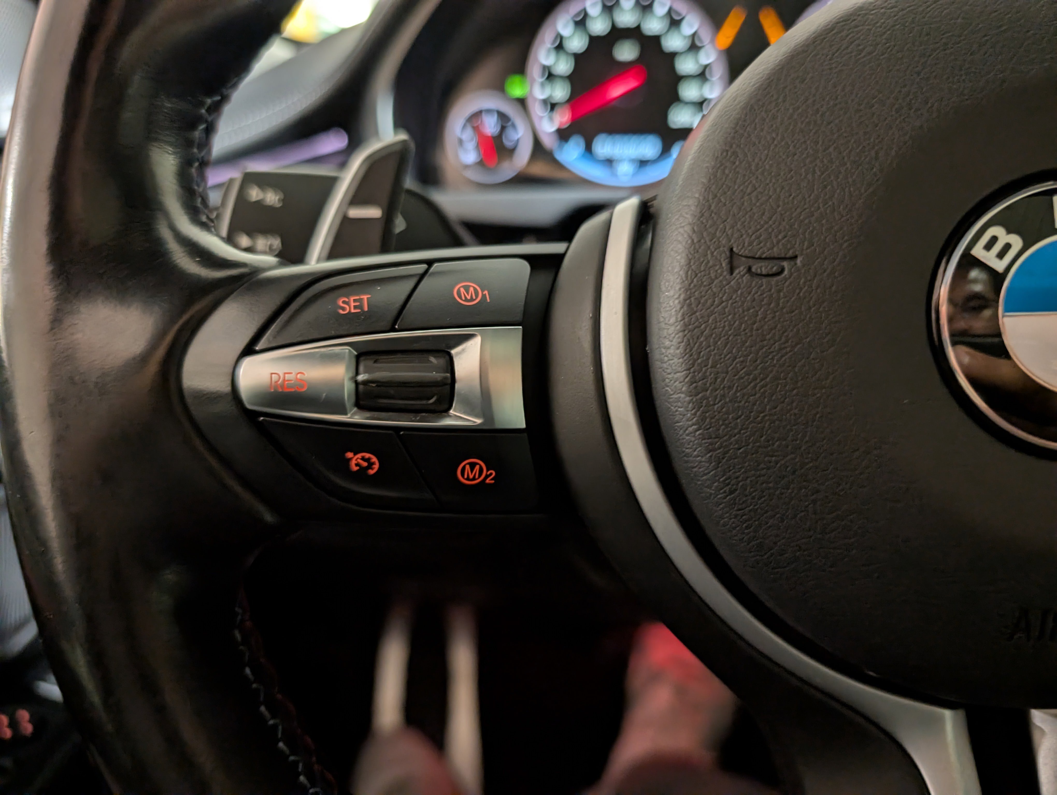 Used 2015 BMW X6 M image 25