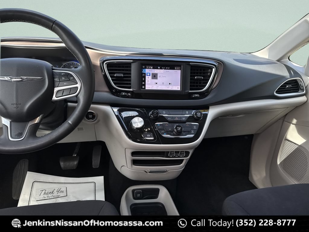 Used 2023 Chrysler Voyager LX FWD image 26
