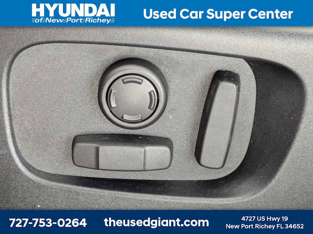 Used 2020 Land Rover Range Rover Velar R-Dynamic S image 26