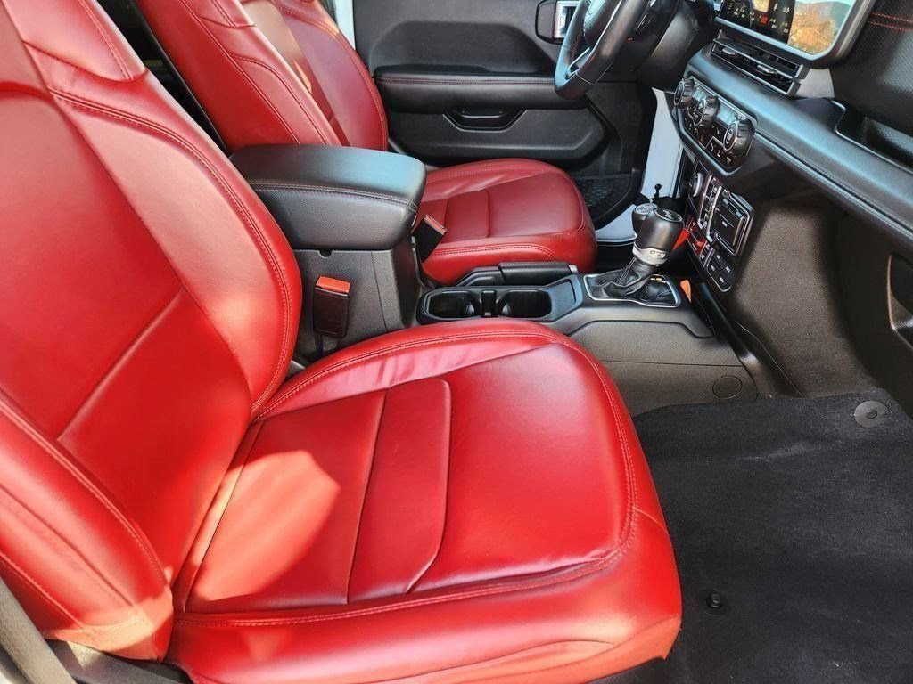 Used 2024 Jeep Wrangler Unlimited Rubicon 392 image 4