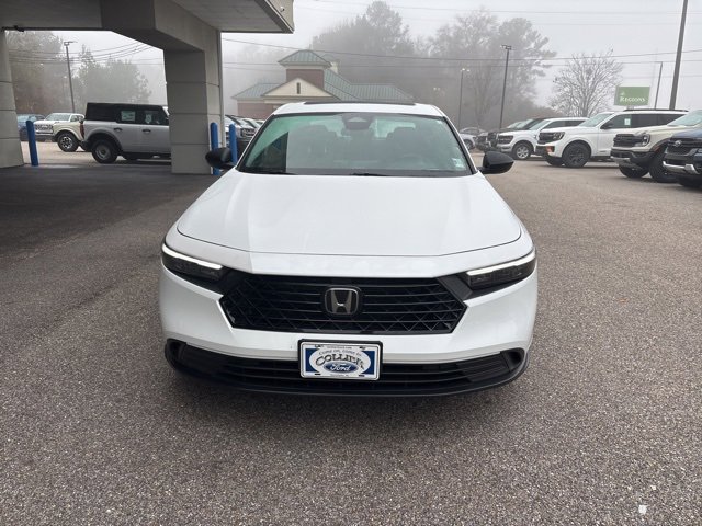 Used 2025 Honda Accord Sport image 2