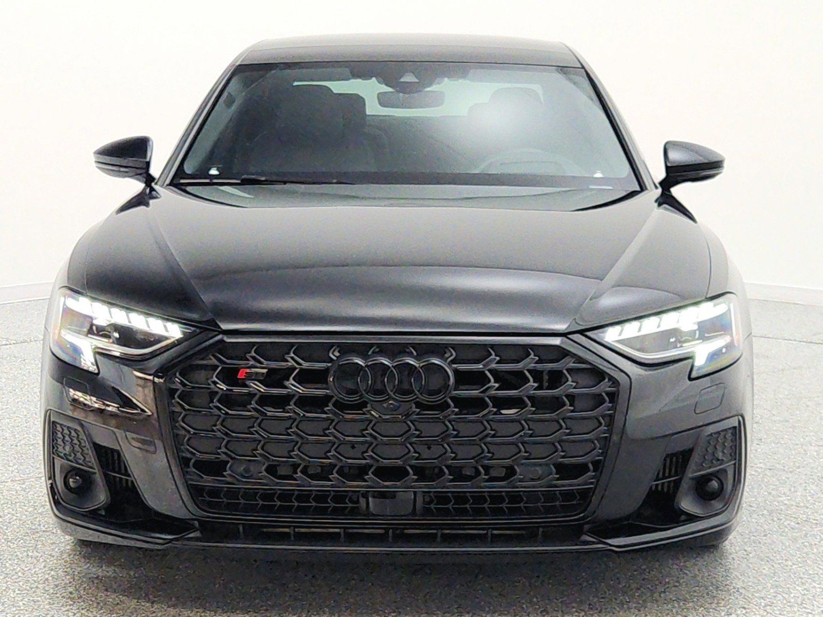 Used 2022 Audi S8 AWD/4WD image 2