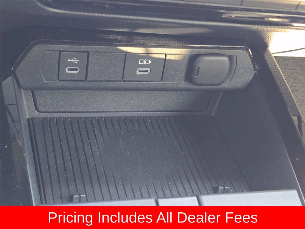 Used 2024 Toyota Prius XLE FWD image 19