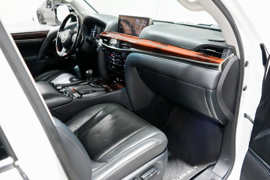 Used 2017 Lexus LX 570 4WD image 20