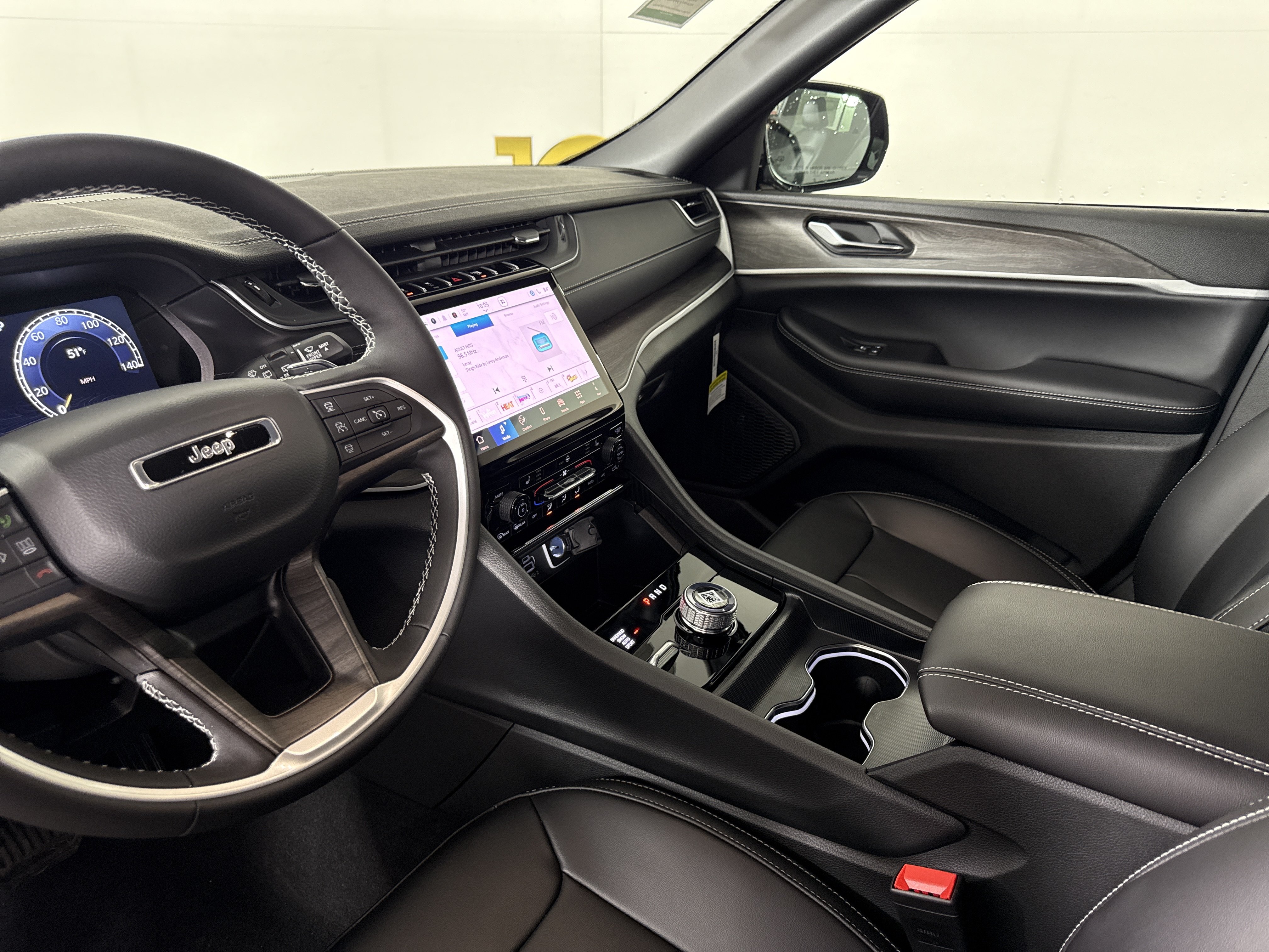 New 2025 Jeep Grand Cherokee Limited AWD/4WD image 27