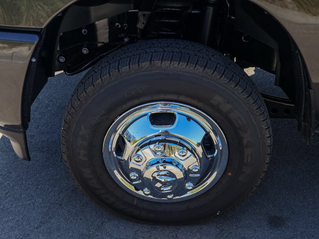 New 2026 RAM 3500 Big Horn AWD/4WD image 11