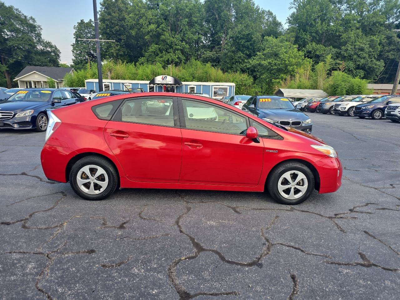 Used 2014 Toyota Prius Two FWD image 4