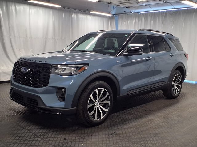 Certified 2025 Ford Explorer ST-Line AWD/4WD image 5