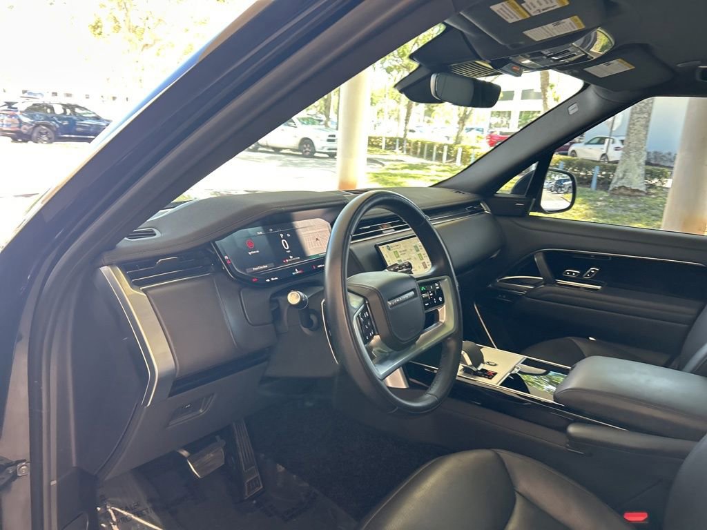 Used 2024 Land Rover Range Rover SE AWD/4WD image 6