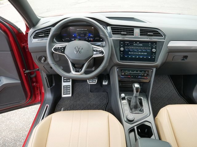 Certified 2024 Volkswagen Tiguan SE R-Line AWD/4WD image 20