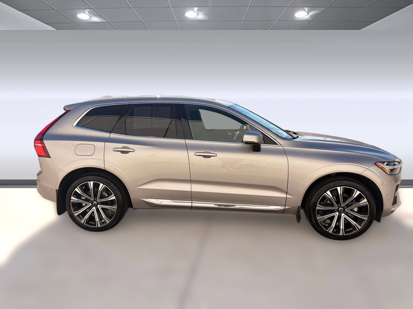 Certified 2023 Volvo XC60 B5 Ultimate image 8
