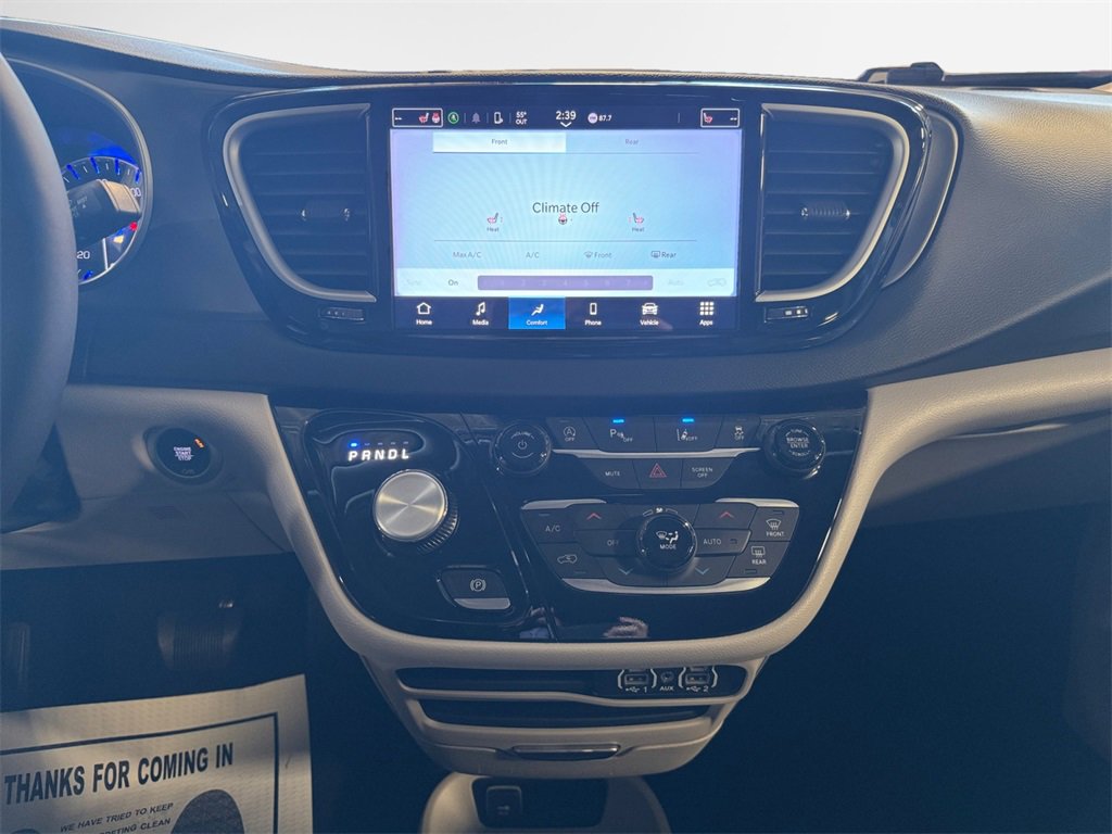 Used 2024 Chrysler Pacifica Touring-L image 22