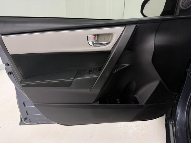 Used 2018 Toyota Corolla LE FWD image 29