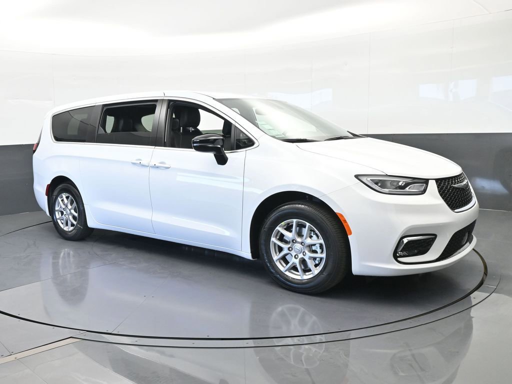 New 2026 Chrysler Pacifica Select FWD image 8