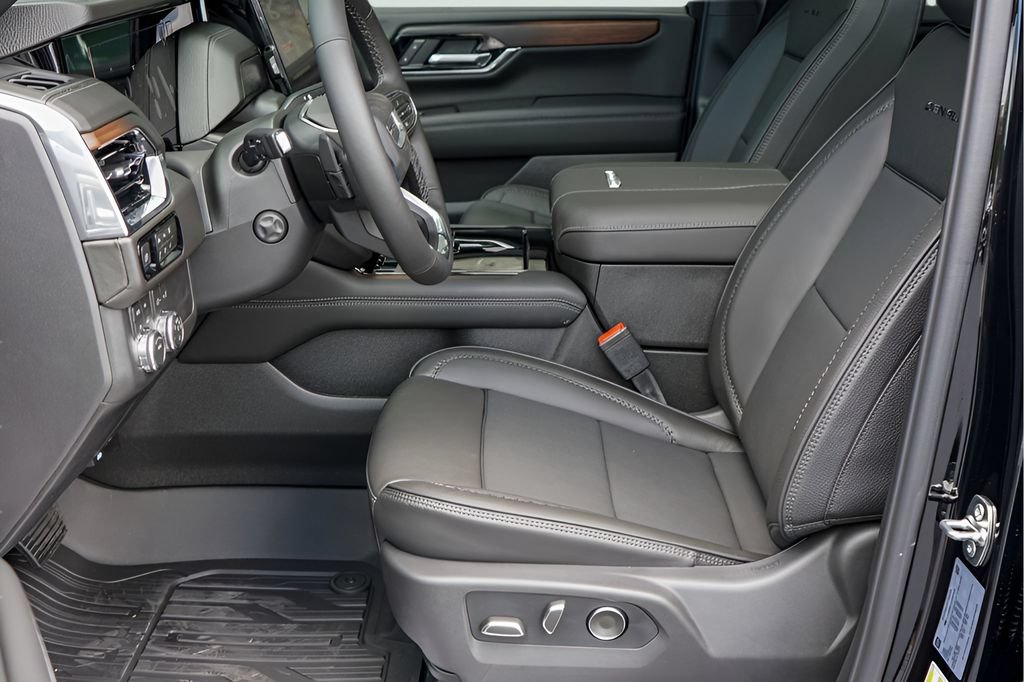 New 2026 GMC Yukon Denali w/ Sun & Power Step Package AWD/4WD image 10