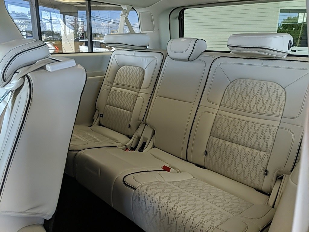 Used 2019 Lincoln Navigator L Black Label w/ Cargo Package image 12