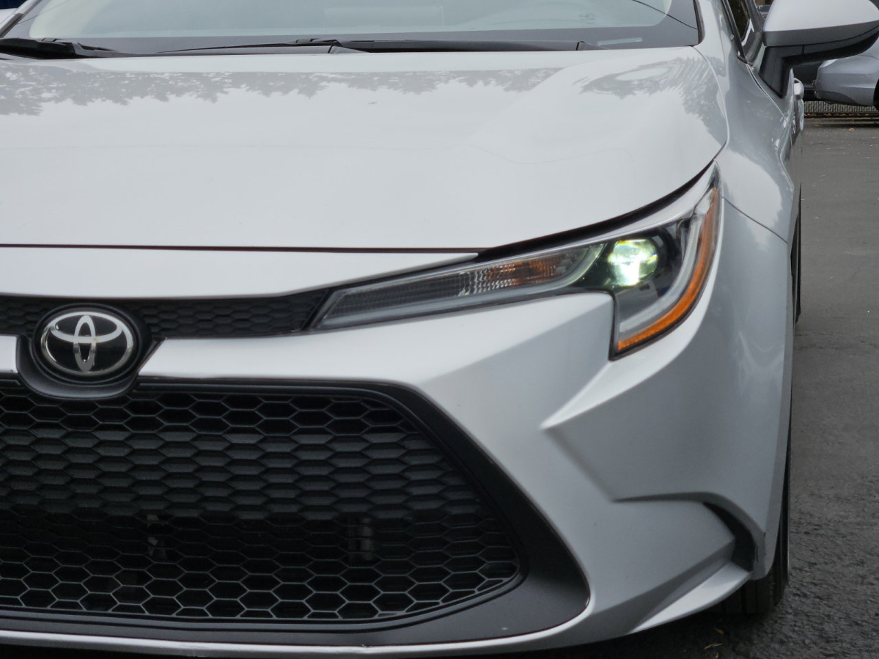 Used 2021 Toyota Corolla LE image 18