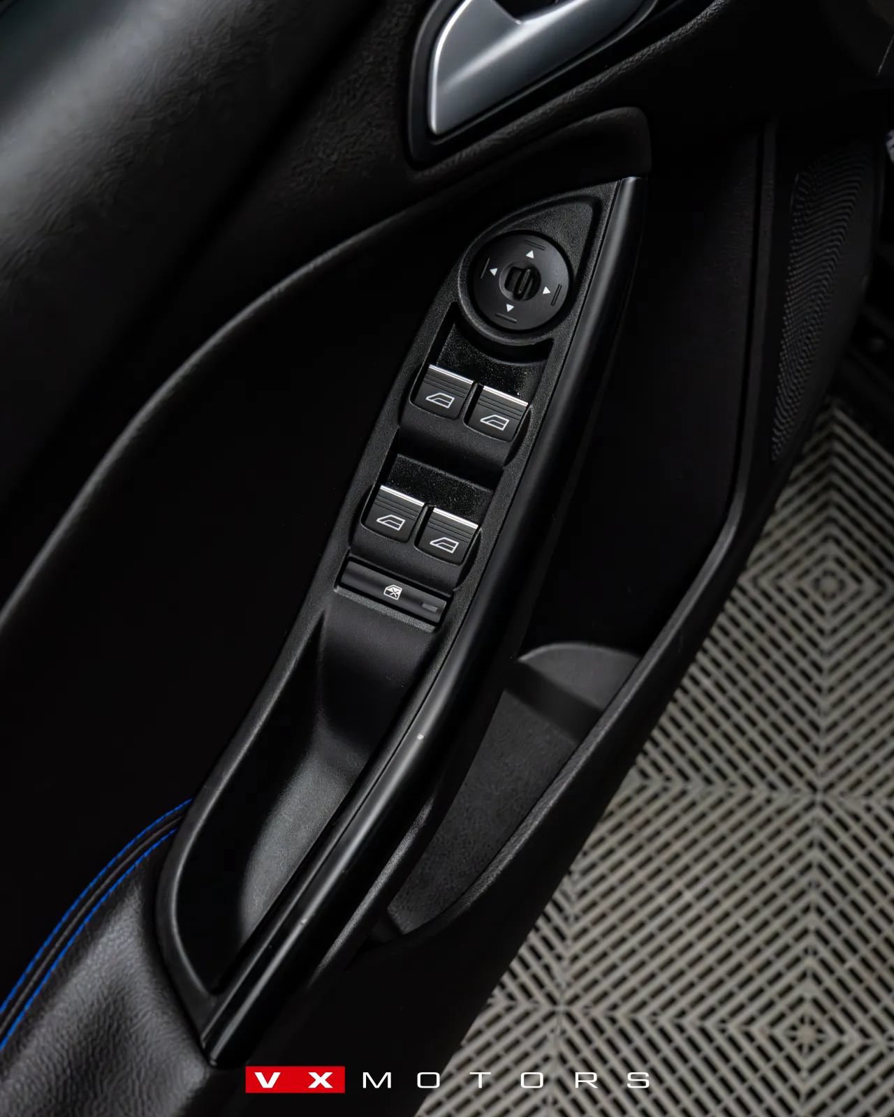 Used 2017 Ford Focus RS AWD/4WD image 10