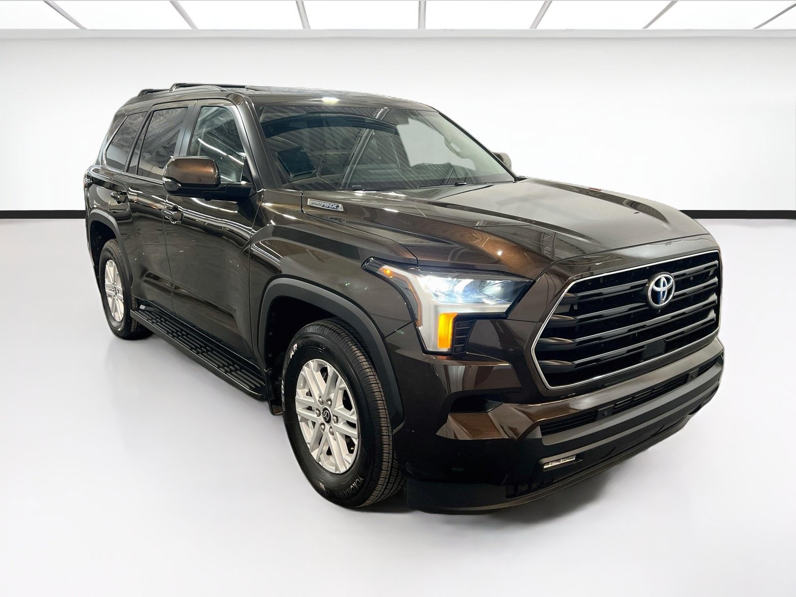 Used 2024 Toyota Sequoia SR5 w/ SR5 Premium Package AWD/4WD image 3