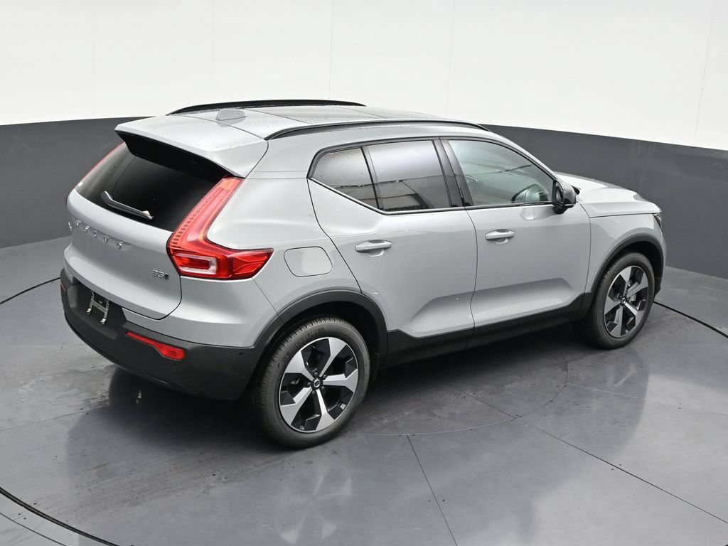 New 2026 Volvo XC40 B5 Plus w/ Protection Package Premier AWD/4WD image 17