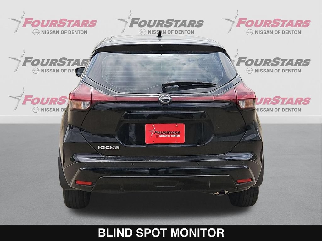 Used 2023 Nissan Kicks S FWD image 5