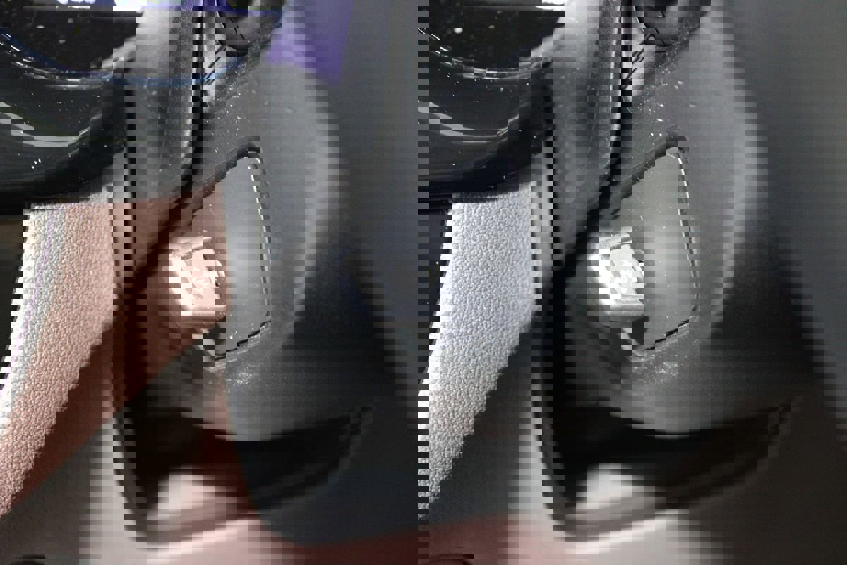 Used 2023 BMW 530e w/ M Sport Package image 21