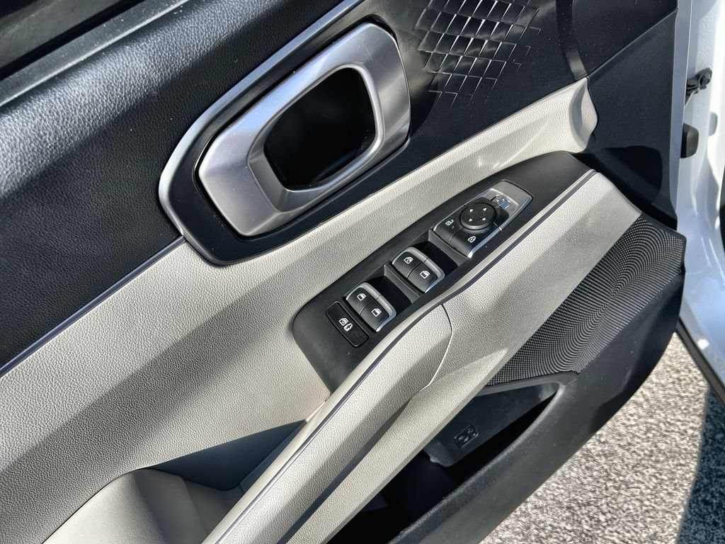 Used 2024 Kia Sorento S FWD image 13