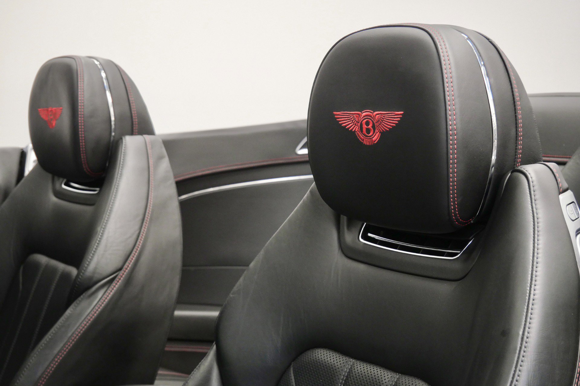 Used 2020 Bentley Continental GT V8 First Edition image 33