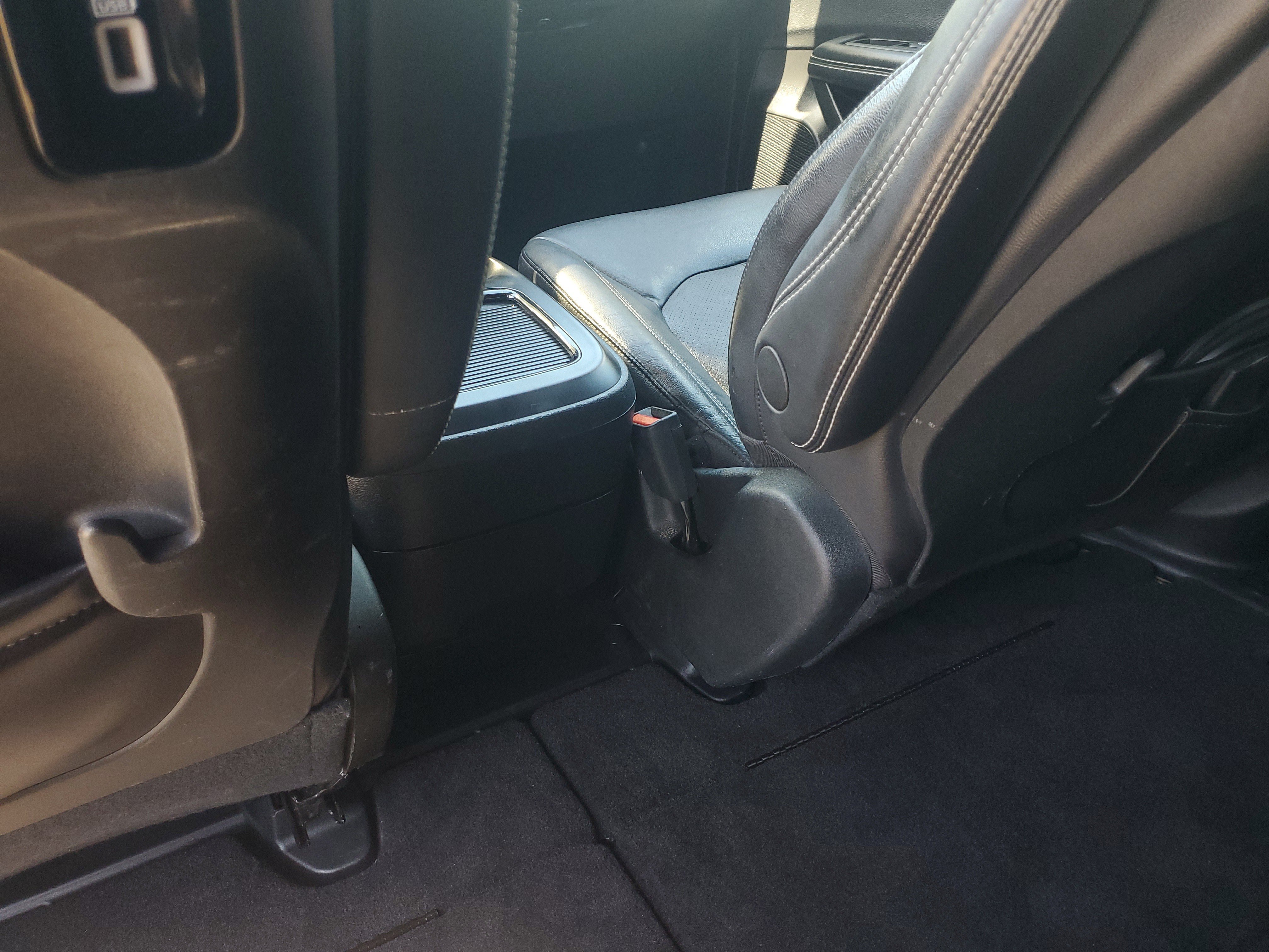 Used 2021 Chrysler Pacifica Touring-L w/ Uconnect Theater Family Group AWD/4WD image 12