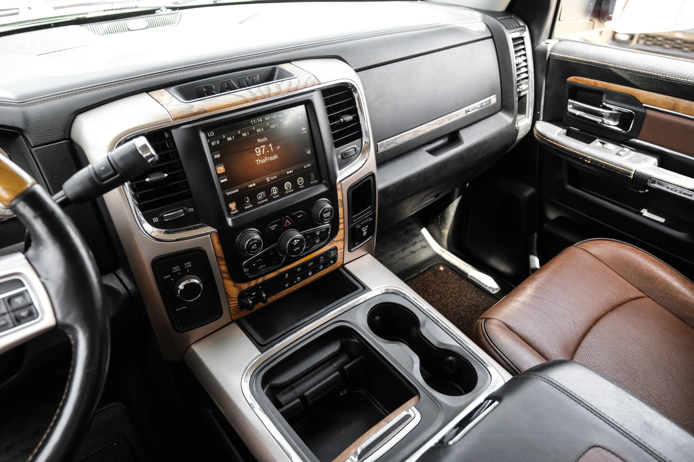 Used 2016 RAM 2500 Longhorn AWD/4WD image 31