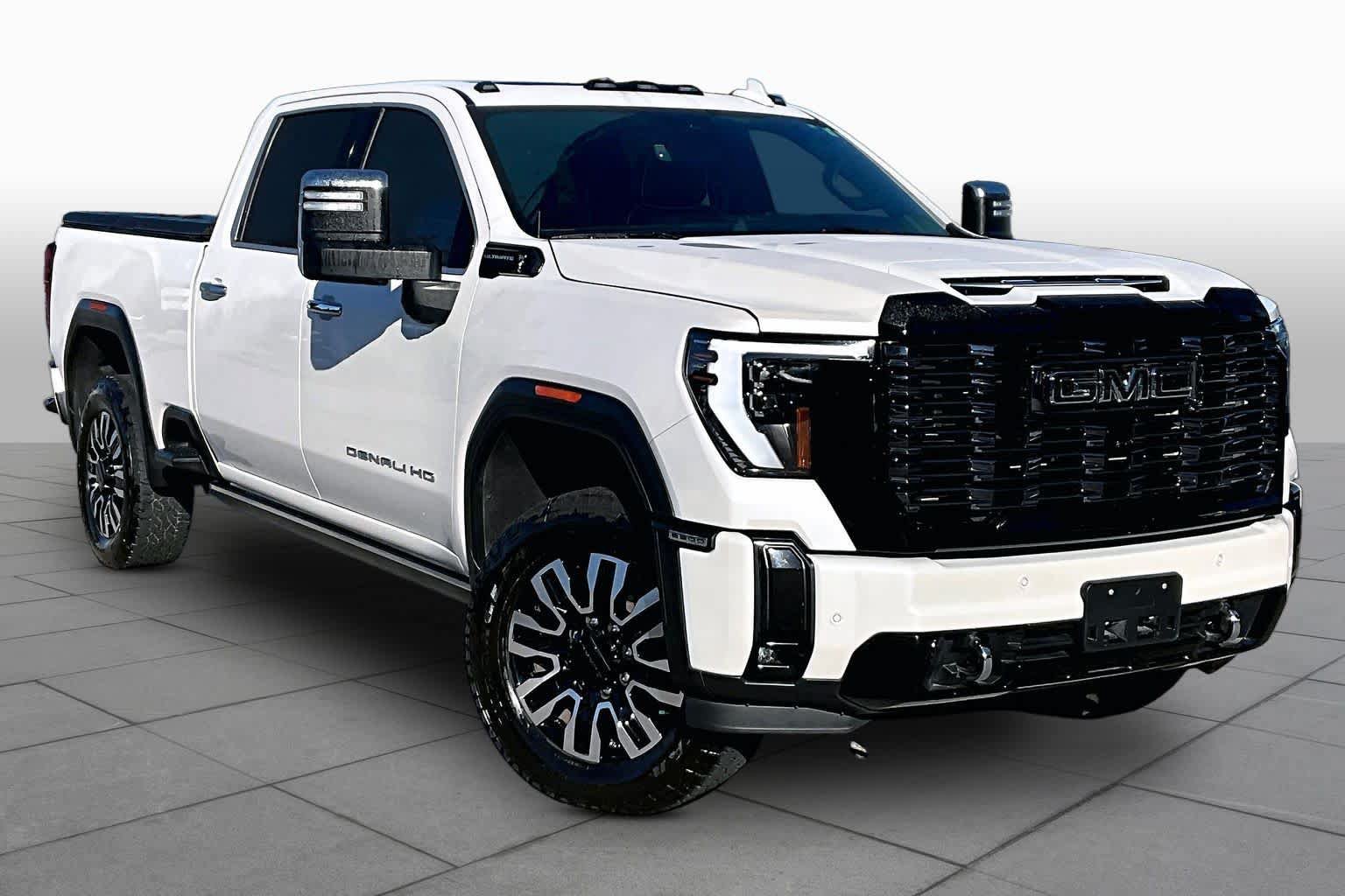 Used 2025 GMC Sierra 2500 Denali Ultimate w/ Max Trailering Package AWD/4WD image 2