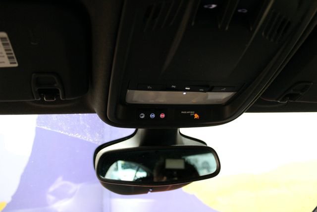 Used 2018 Chevrolet Cruze Premier w/ Premier True North Edition FWD image 17