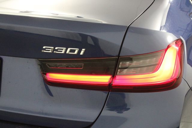 Used 2021 BMW 330i xDrive Sedan w/ Convenience Package image 41
