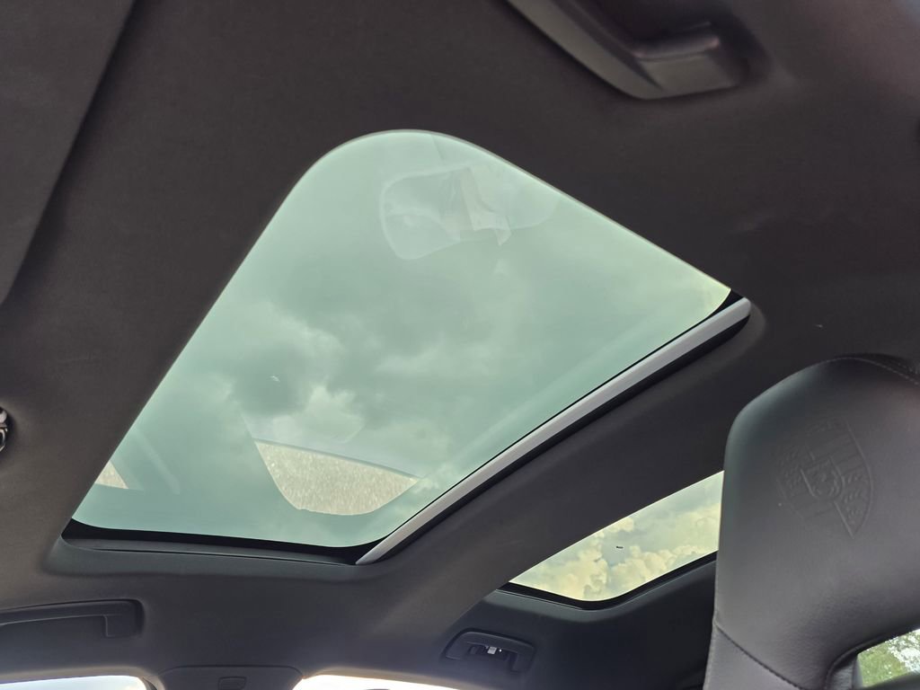 Used 2022 Porsche Panamera 4 Platinum Edition image 25