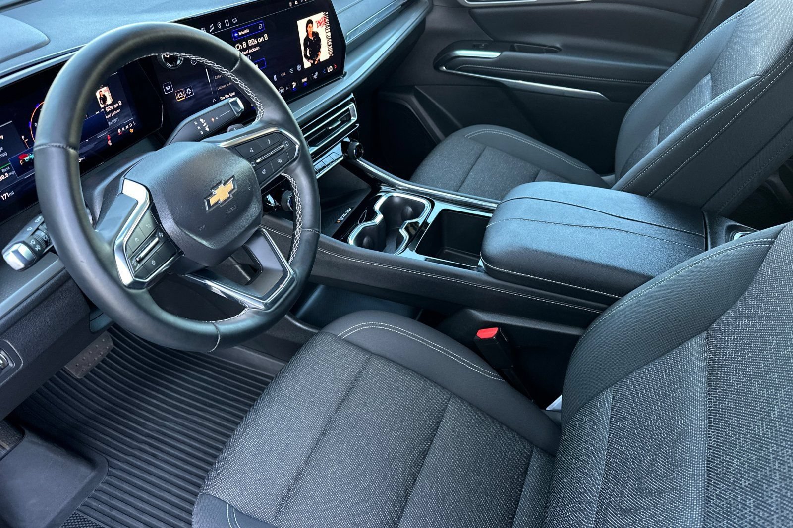 Certified 2025 Chevrolet Traverse LT w/ LPO, Floor Liner Package FWD image 10