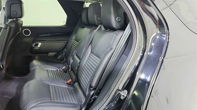 Used 2024 Land Rover Discovery S AWD/4WD image 22