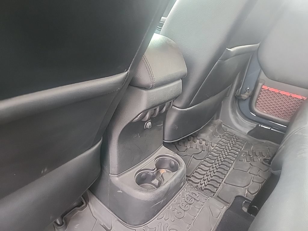 Used 2018 Jeep Wrangler Unlimited Rubicon AWD/4WD image 27