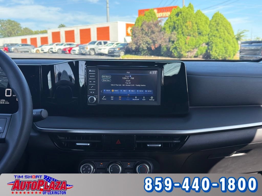 Used 2025 Nissan Kicks S AWD/4WD image 5