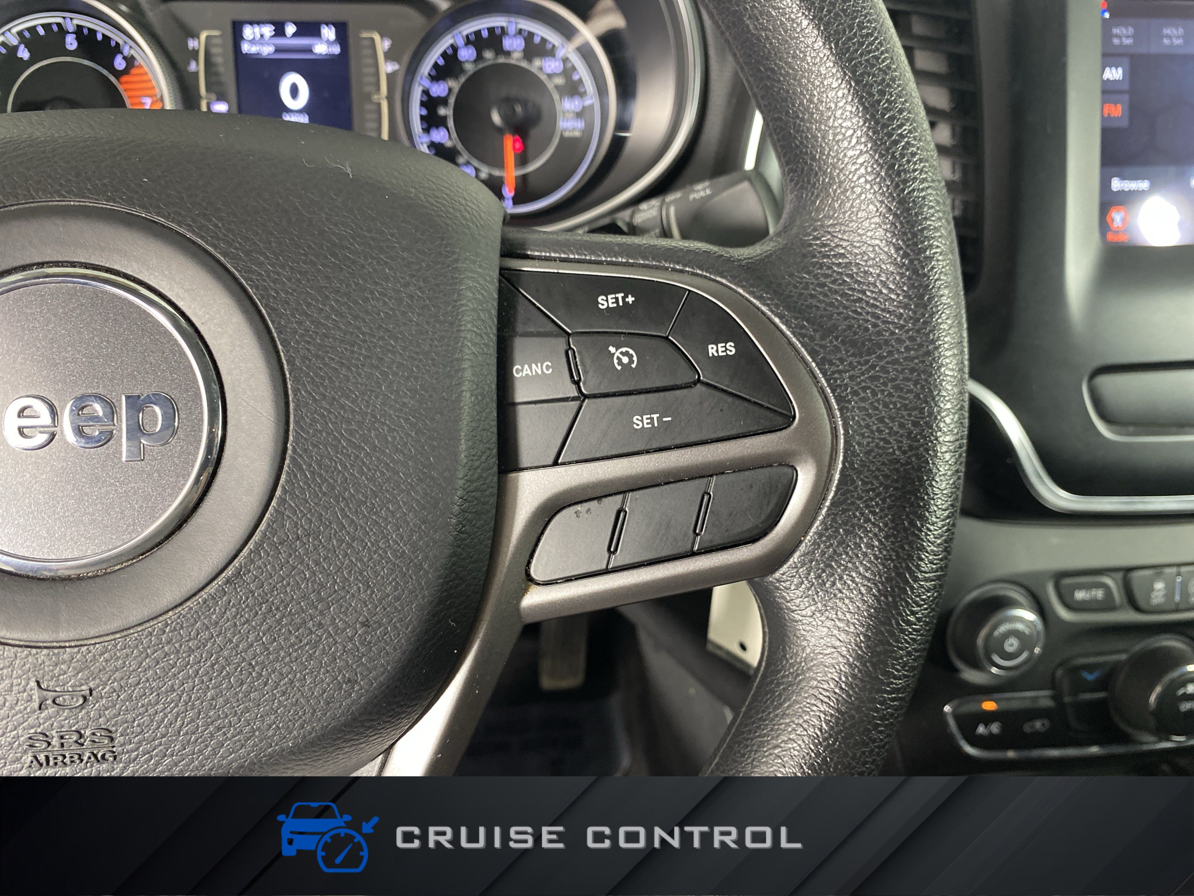 Used 2019 Jeep Cherokee Latitude w/ Popular Appearance Group AWD/4WD image 22