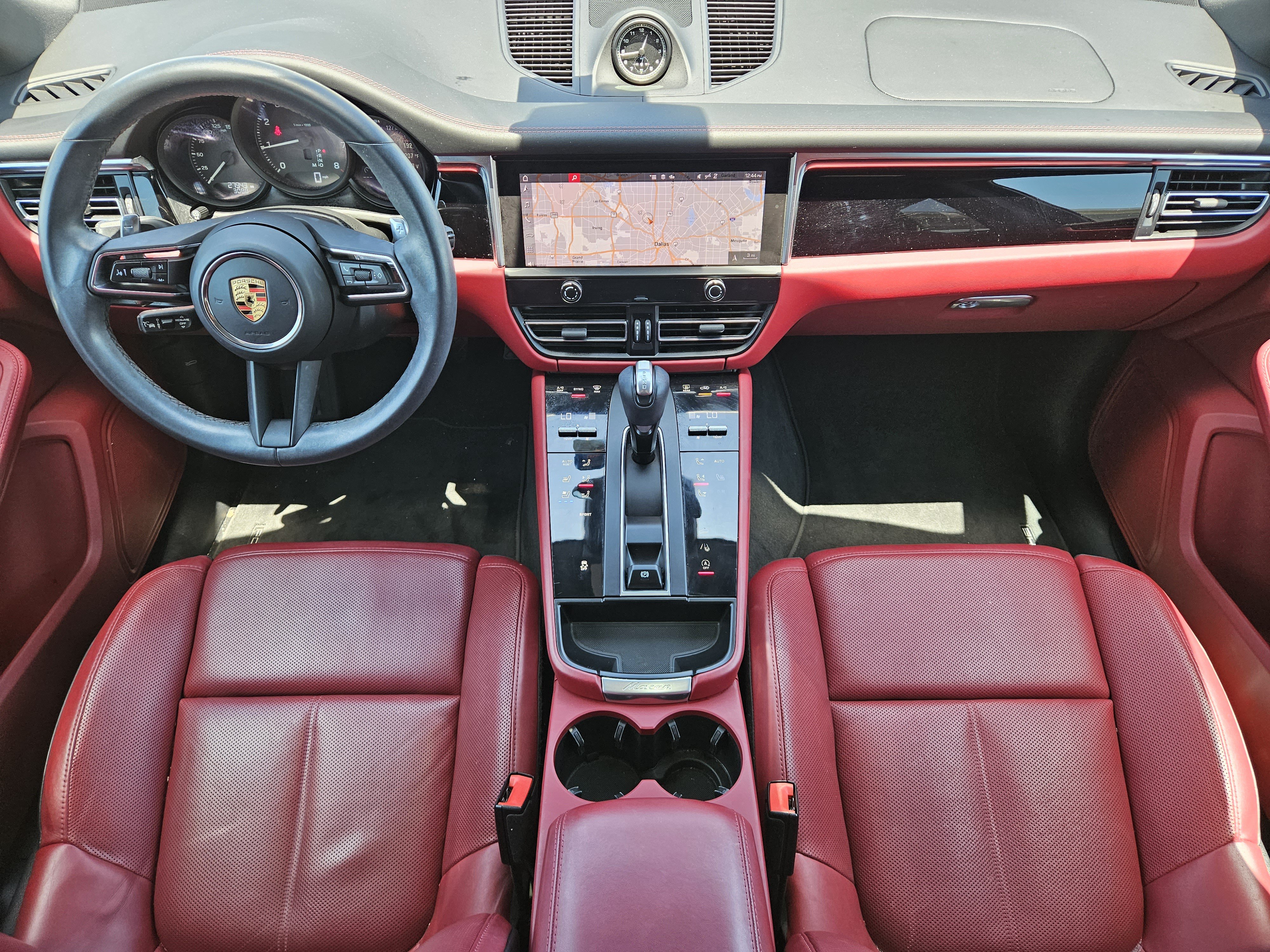 Certified 2023 Porsche Macan AWD/4WD image 24