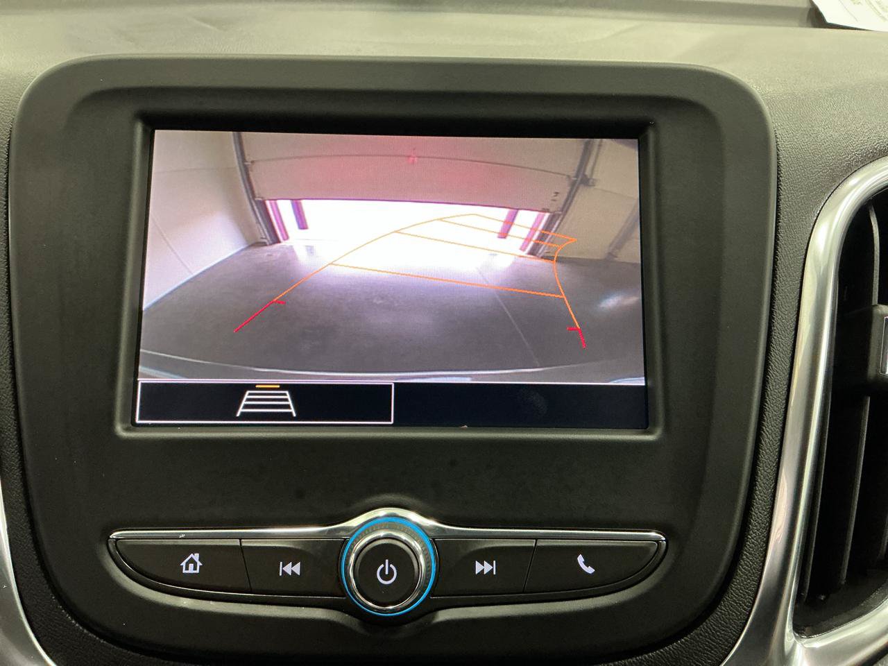 Used 2024 Chevrolet Equinox LS w/ LS Convenience Package AWD/4WD image 22