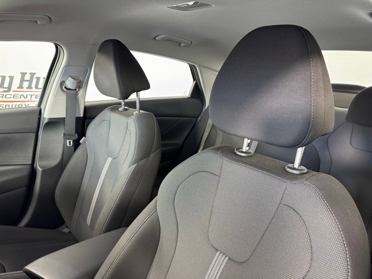 Used 2025 Hyundai Elantra SE image 3