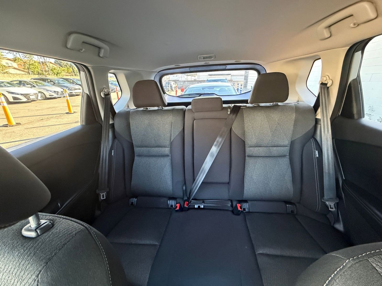 Used 2025 Nissan Rogue SV FWD image 40