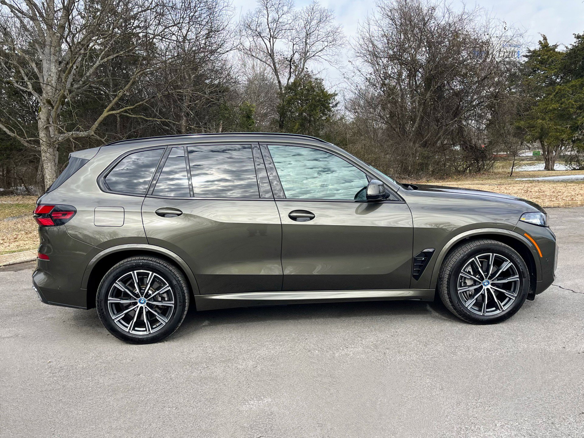 Used 2024 BMW X5 xDrive50e w/ M Sport Package AWD/4WD image 7