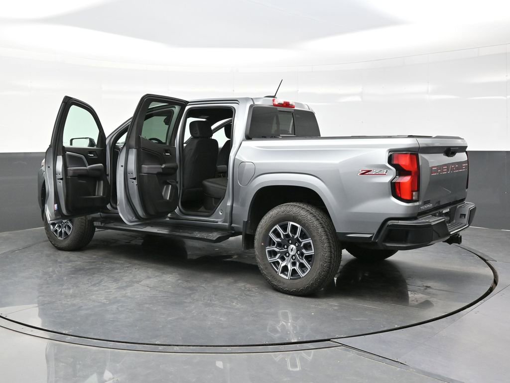 Used 2024 Chevrolet Colorado Z71 w/ Z71 Convenience Package 2 image 44