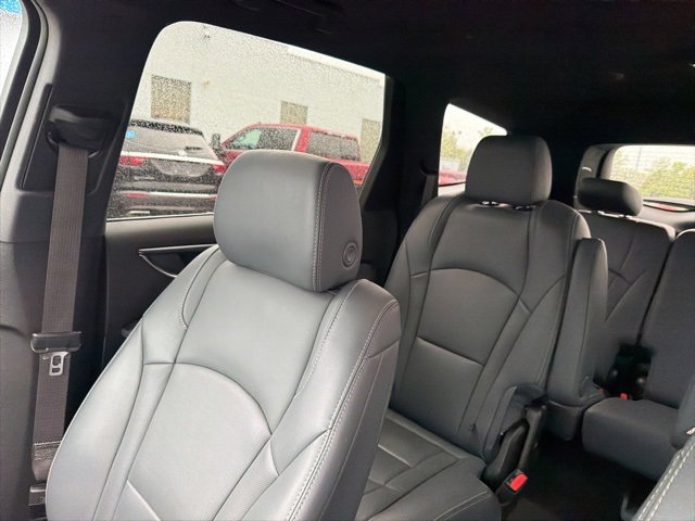 Used 2024 Buick Enclave Premium image 43