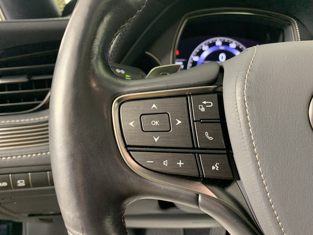 Used 2020 Lexus LS 500 w/ Interior Upgrade Package RWD image 18