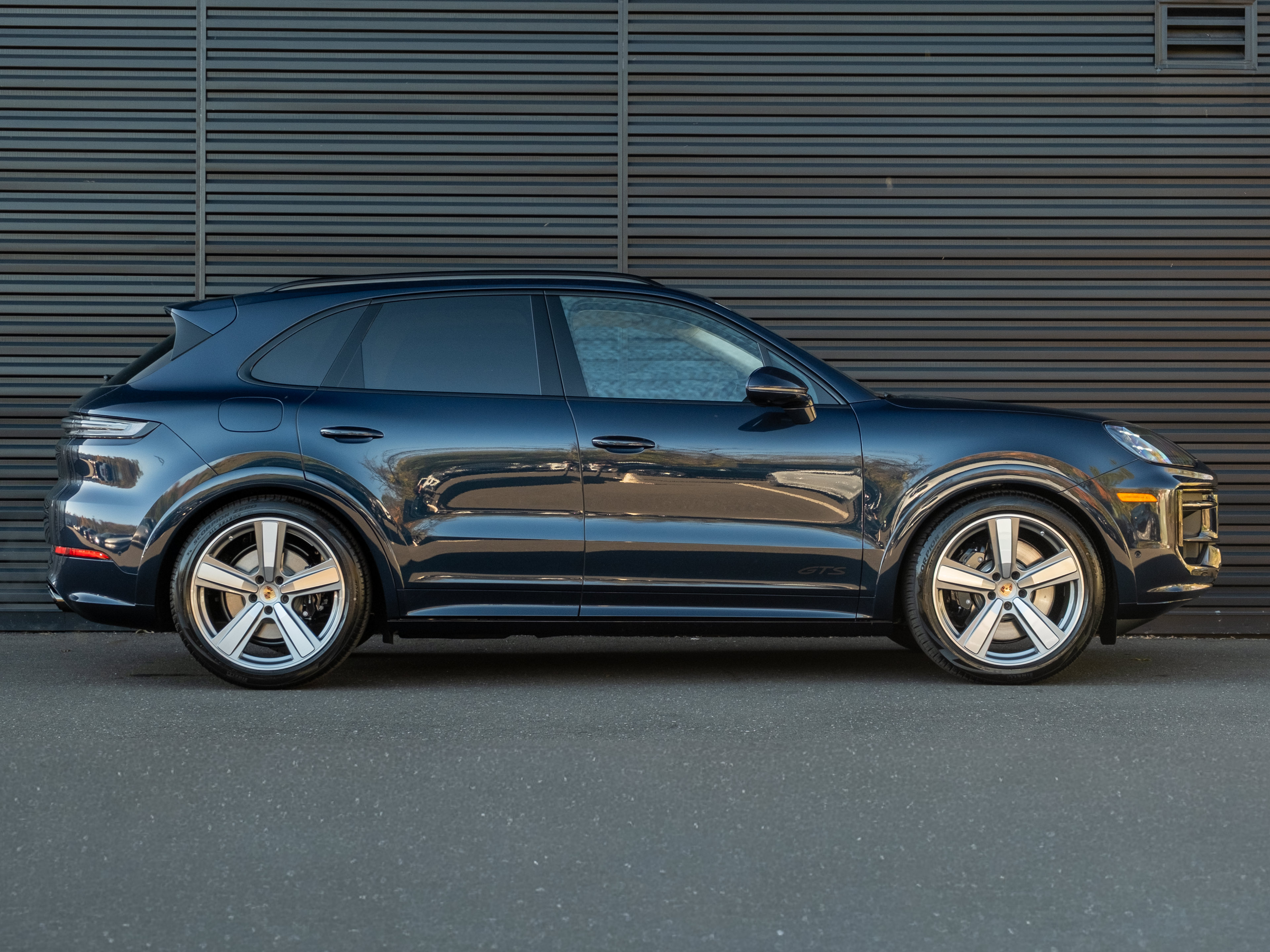 New 2026 Porsche Cayenne GTS AWD/4WD image 9