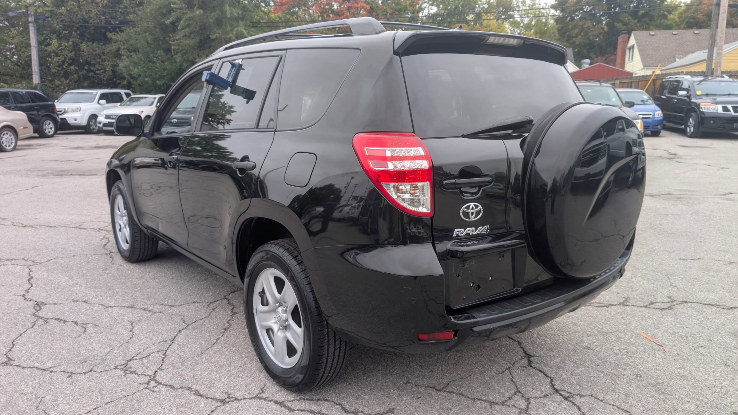 Used 2012 Toyota RAV4 FWD image 3